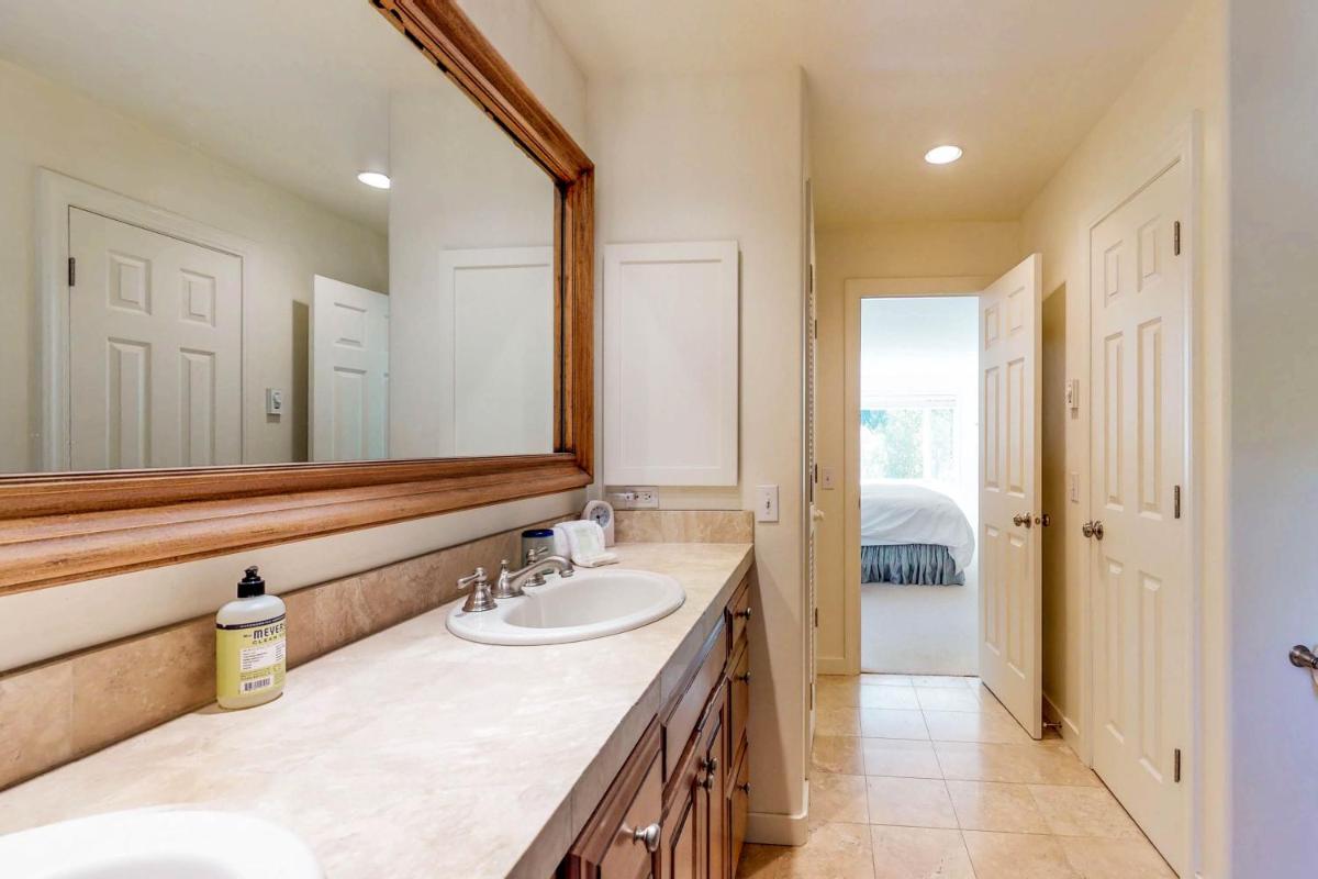Creekside Retreat - image 6
