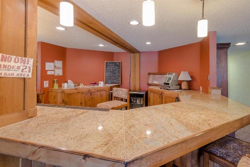 Ranch Condominium with Elkhorn Amenities - image 15