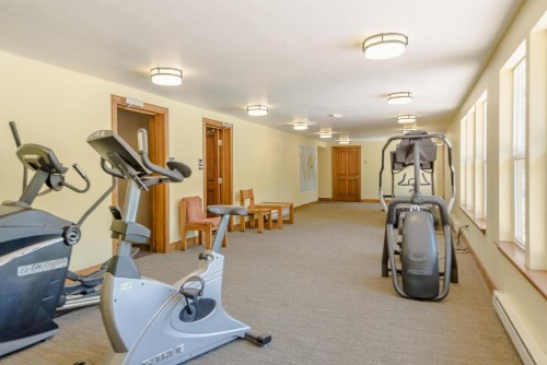 Ranch Condominium with Elkhorn Amenities - image 18