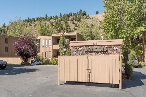 Sawtooth Condo in Warm Springs walk to lifts - image 23