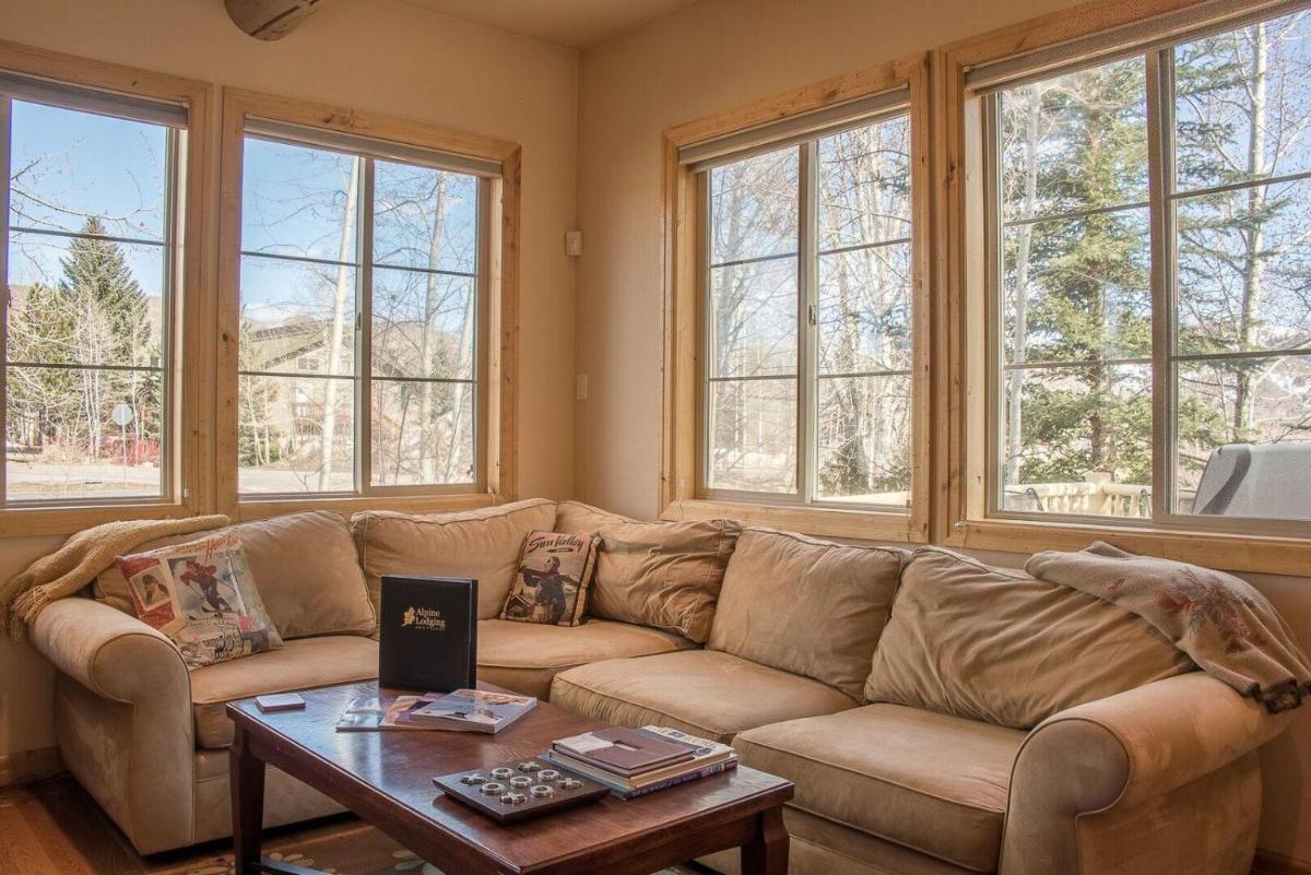 Spacious Townhome - Walk to Ski Lifts and Downtown Ketchum - main image