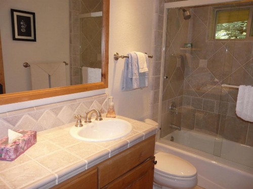 Spacious Townhome - Walk to Ski Lifts and Downtown Ketchum - image 15