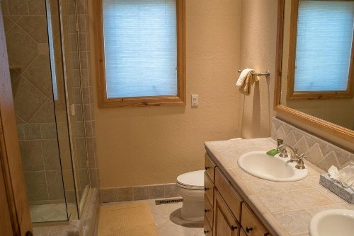 Spacious Townhome - Walk to Ski Lifts and Downtown Ketchum - image 17