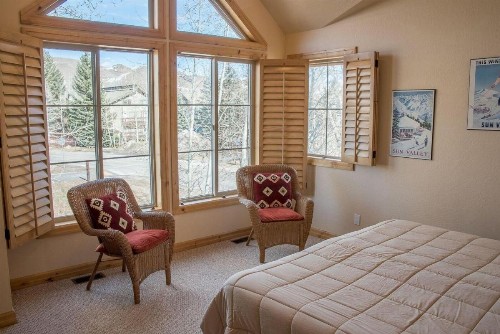 Spacious Townhome - Walk to Ski Lifts and Downtown Ketchum - image 24