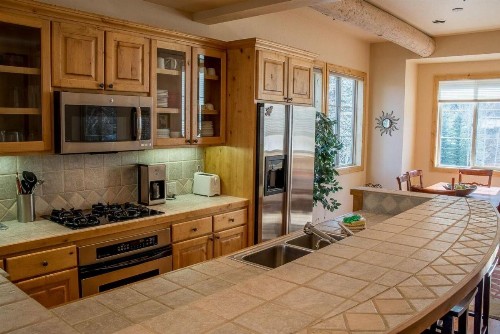 Spacious Townhome - Walk to Ski Lifts and Downtown Ketchum - image 25