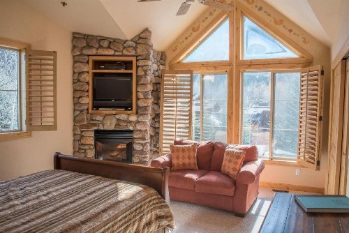 Spacious Townhome - Walk to Ski Lifts and Downtown Ketchum - image 27