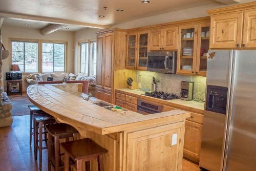 Spacious Townhome - Walk to Ski Lifts and Downtown Ketchum - image 5