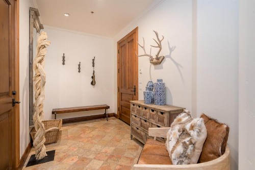 Colonnade Residence 11 - image 17