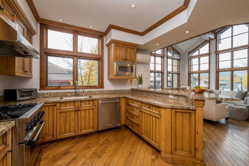 Colonnade Residence 11 - image 9