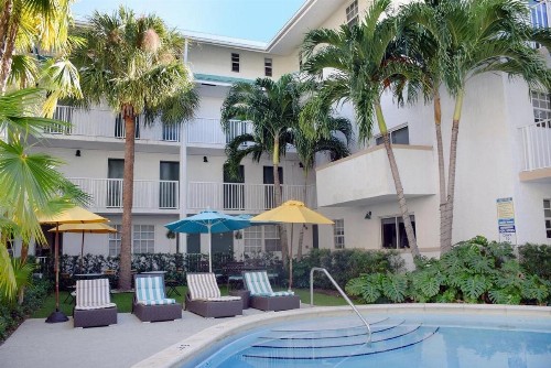 Suites at Coral Resorts - image 1
