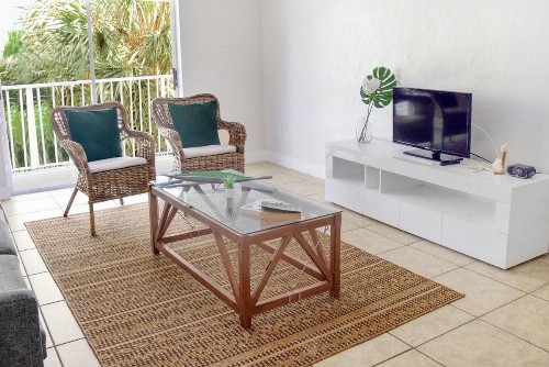 Suites at Coral Resorts - image 10