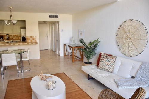Suites at Coral Resorts - image 21