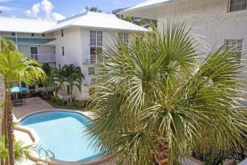 Suites at Coral Resorts - image 23