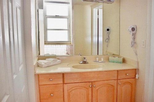 Suites at Coral Resorts - image 5