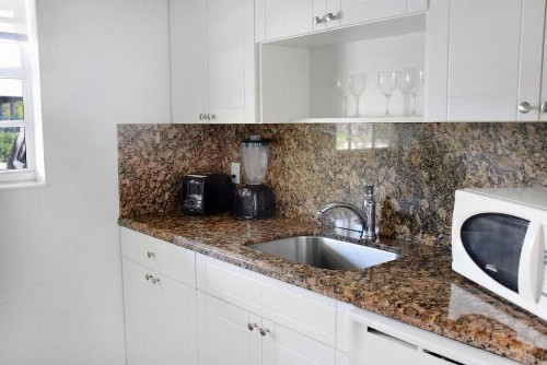 Suites at Coral Resorts - image 7