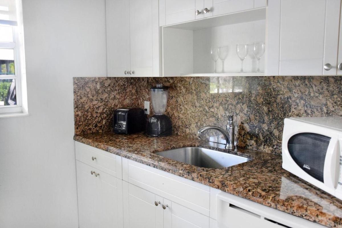Suites at Coral Resorts - image 7