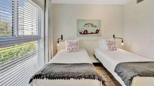 Beach Haus Key Biscayne Contemporary Apartments - image 16
