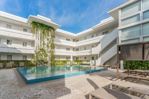 Beach Haus Key Biscayne Contemporary Apartments - image 19