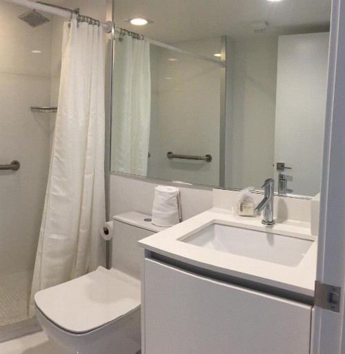Beach Haus Key Biscayne Contemporary Apartments - image 3