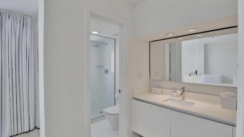 Beach Haus Key Biscayne Contemporary Apartments - image 32