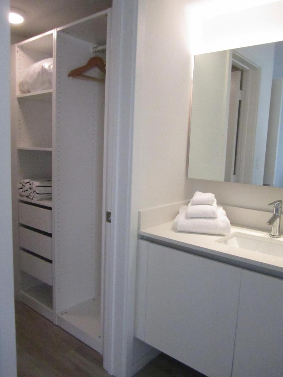 Beach Haus Key Biscayne Contemporary Apartments - image 4