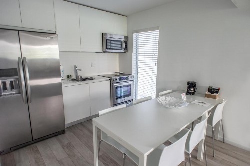 Beach Haus Key Biscayne Contemporary Apartments - image 5