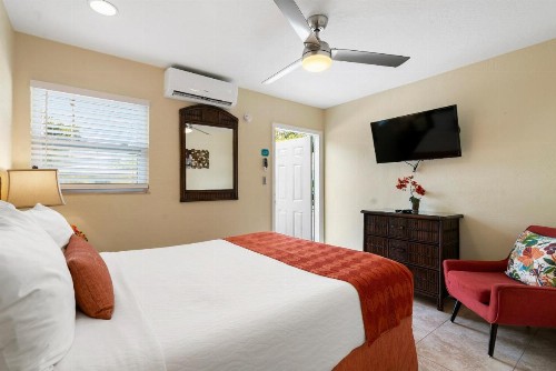 Bay Harbor Lodge - image 12