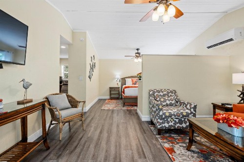 Bay Harbor Lodge - image 30