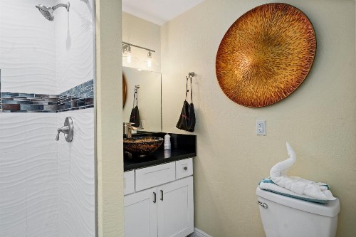 Bay Harbor Lodge - image 31