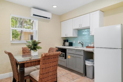 Bay Harbor Lodge - image 34