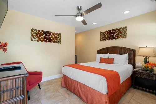 Bay Harbor Lodge - image 44