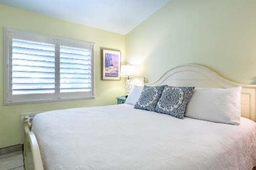 Kona Kai Resort and Gallery - image 11