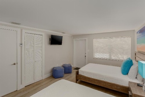 Drift Hotel - image 27