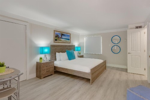Drift Hotel - image 37