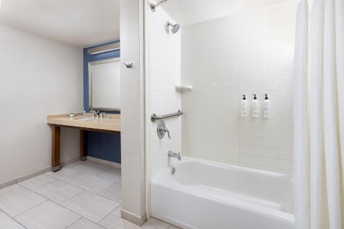 Fairfield Inn & Suites by Marriott Key West at The Keys Collection - image 40
