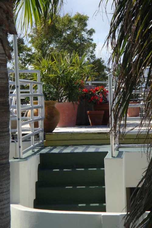 El Patio Motel - image 21