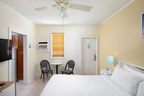 Southernmost Inn Adult Exclusive - image 40