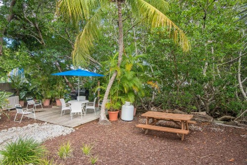 Coconut Mallory Resort and Marina - image 21