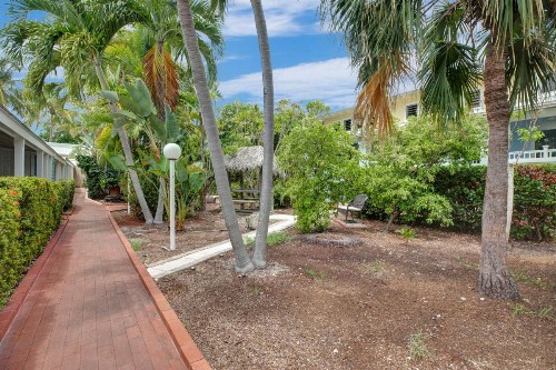 Coconut Mallory Resort and Marina - image 44