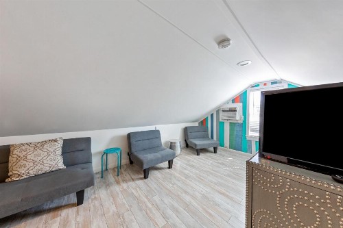 Wicker Guesthouse - image 12
