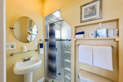 Wicker Guesthouse - image 19