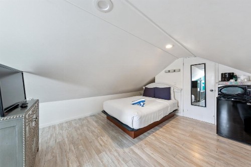 Wicker Guesthouse - image 25