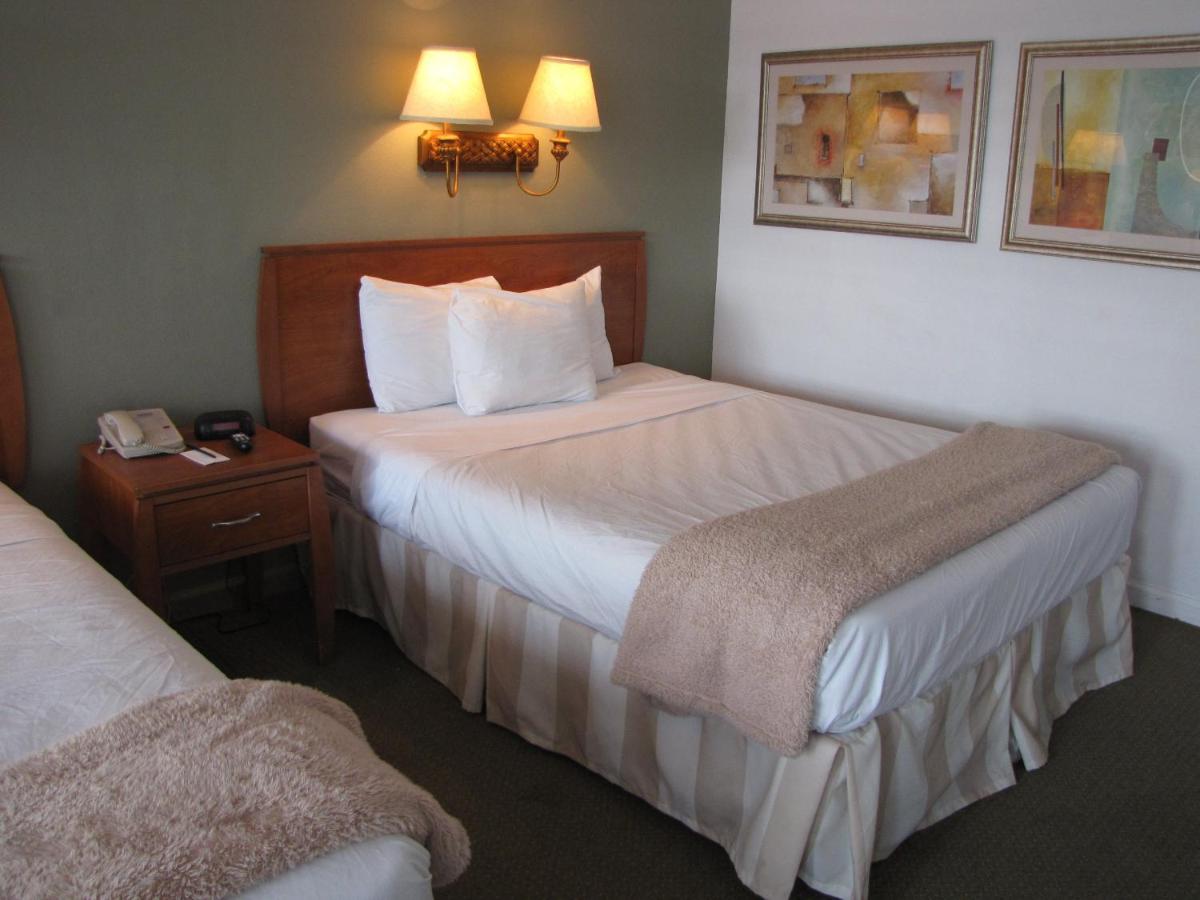 Blue Marlin Motel - image 4