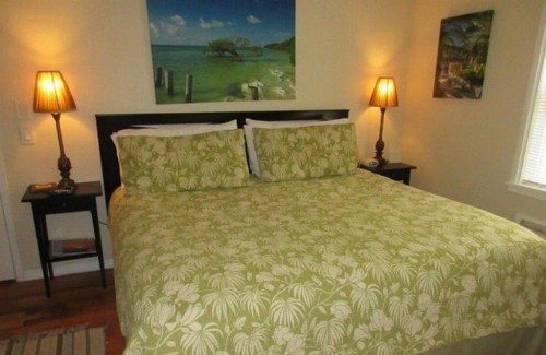 Suite Dreams Inn by the Beach - image 31