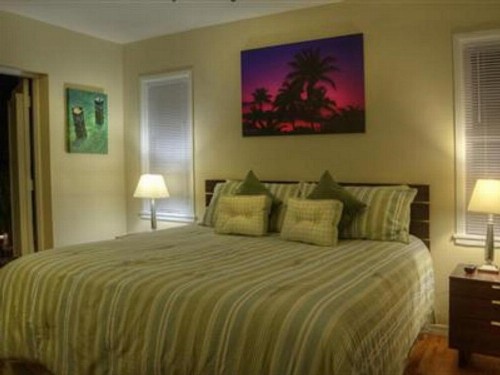 Suite Dreams Inn by the Beach - image 33