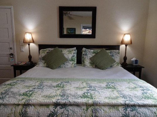 Suite Dreams Inn by the Beach - image 36