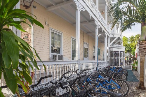 The Palms Hotel - image 18