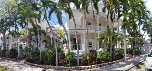 The Palms Hotel - image 36