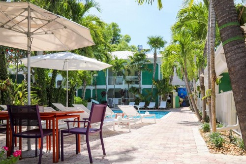 Almond Tree Inn - image 25