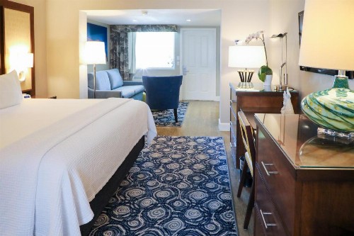 Almond Tree Inn - image 34